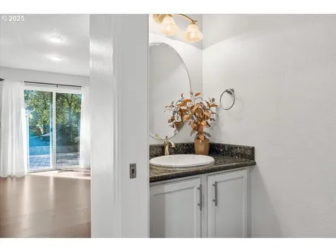 8936 SW Zander Court Portland OR 97223