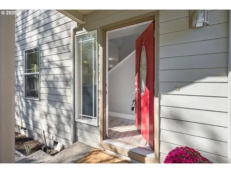 8936 SW Zander Court Portland OR 97223