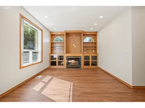 1534 SE Hale Court Gresham OR 97080