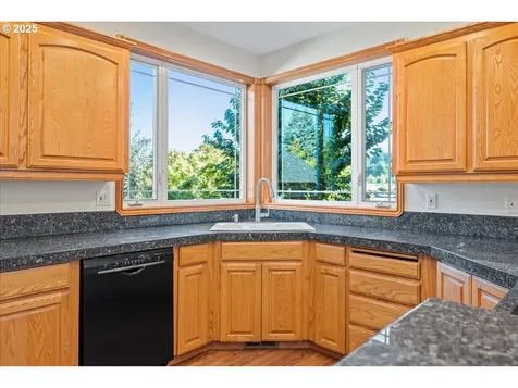 1534 SE Hale Court Gresham OR 97080