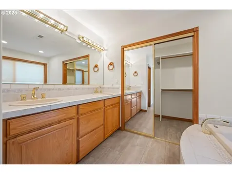 1534 SE Hale Court Gresham OR 97080