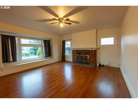 2306 3rd Street Tillamook OR 97141
