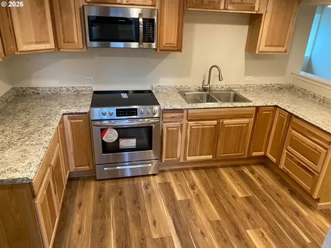 2306 3rd Street Tillamook OR 97141