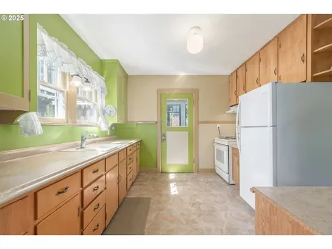 105 Thomason Lane Eugene OR 97404