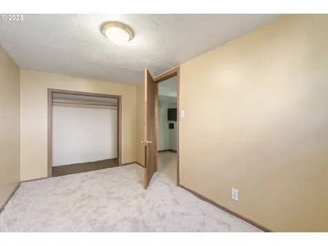 105 Thomason Lane Eugene OR 97404
