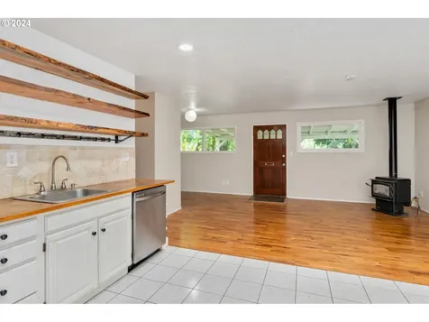 6606 N Seneca Street Portland OR 97203