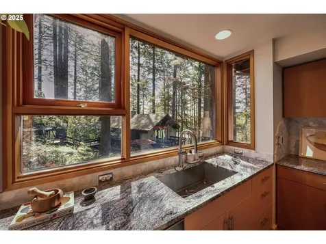 5312 SW Burton Drive Portland OR 97221
