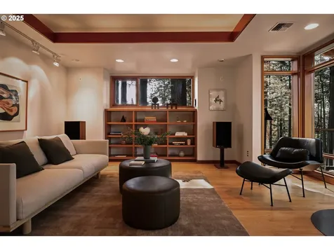 5312 SW Burton Drive Portland OR 97221