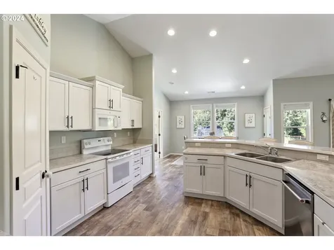 64819 Big Buck Drive Deer Island OR 97054
