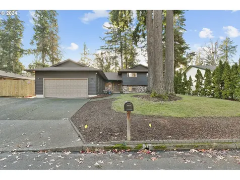 16735 Buckingham Drive Gladstone OR 97027