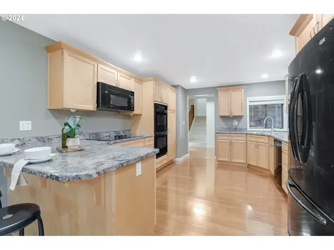 16735 Buckingham Drive Gladstone OR 97027