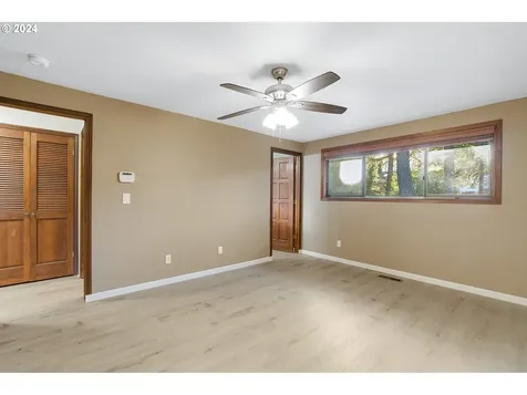 16735 Buckingham Drive Gladstone OR 97027