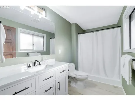 16735 Buckingham Drive Gladstone OR 97027