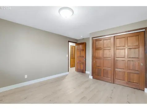 16735 Buckingham Drive Gladstone OR 97027