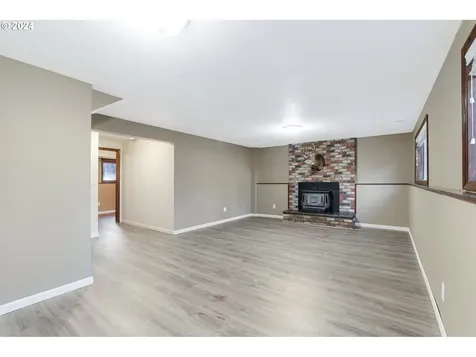 16735 Buckingham Drive Gladstone OR 97027