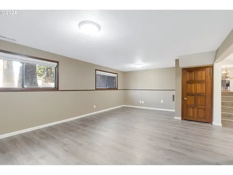 16735 Buckingham Drive Gladstone OR 97027