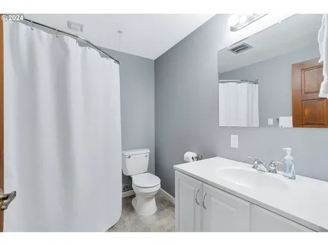 16735 Buckingham Drive Gladstone OR 97027