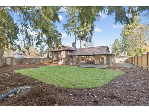16735 Buckingham Drive Gladstone OR 97027