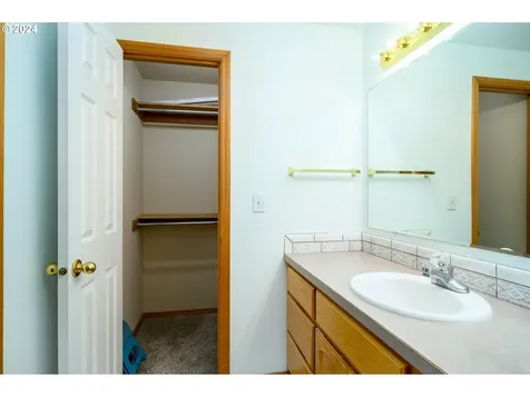 896 Ne Ashby Court Mcminnville OR 97128
