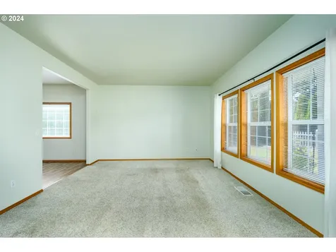 896 Ne Ashby Court Mcminnville OR 97128