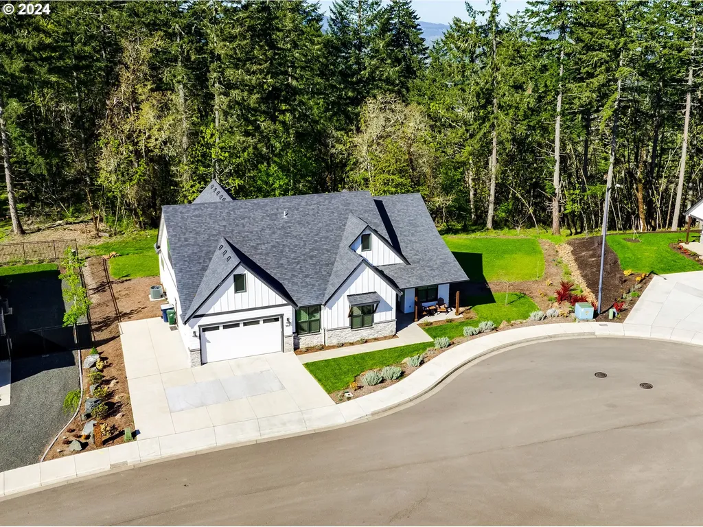 989 S 66th Court Springfield OR 97478