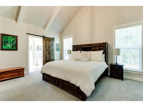 989 S 66th Court Springfield OR 97478