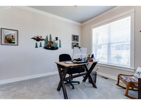 989 S 66th Court Springfield OR 97478