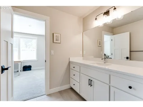 989 S 66th Court Springfield OR 97478