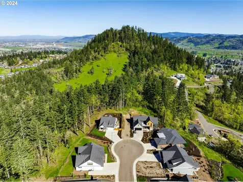 989 S 66th Court Springfield OR 97478