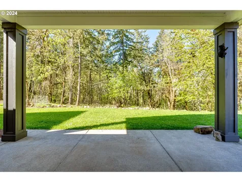 989 S 66th Court Springfield OR 97478