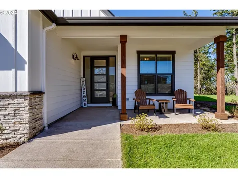 989 S 66th Court Springfield OR 97478