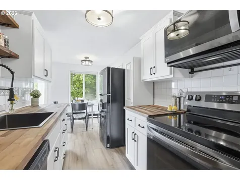 159 SW Florence Avenue Gresham OR 97080