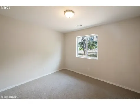 76305 Garden Road Oakridge OR 97463