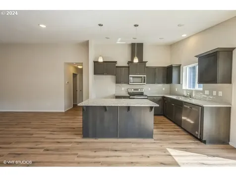 76305 Garden Road Oakridge OR 97463