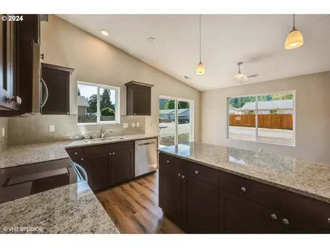 76305 Garden Road Oakridge OR 97463