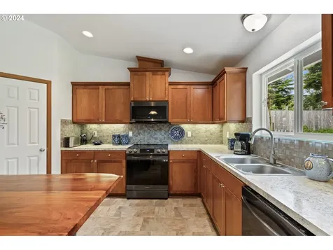 8097 Bewley Street Bay City OR 97107