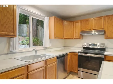 9448 Sw Wood Parkway Portland OR 97219