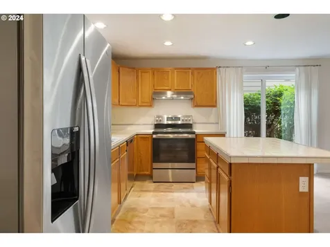 9448 Sw Wood Parkway Portland OR 97219
