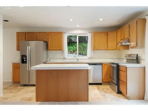 9448 Sw Wood Parkway Portland OR 97219