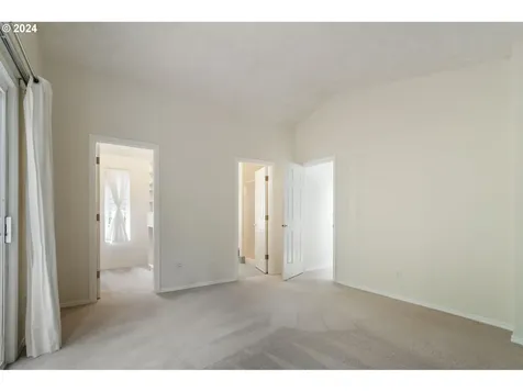 9448 Sw Wood Parkway Portland OR 97219