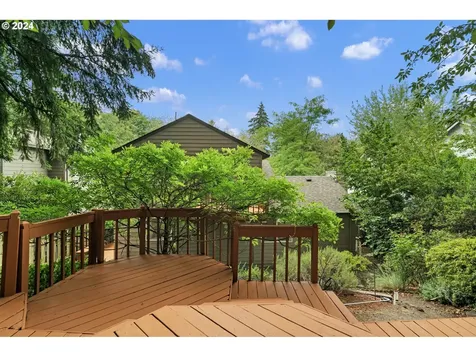 9448 Sw Wood Parkway Portland OR 97219