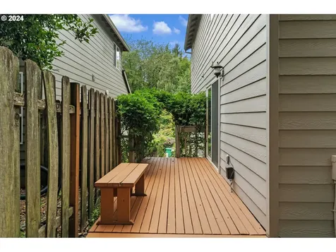 9448 Sw Wood Parkway Portland OR 97219