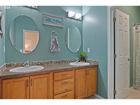 2055 Coal Creek Road Longview WA 98632