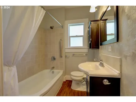1914 W 10th Street The Dalles OR 97058