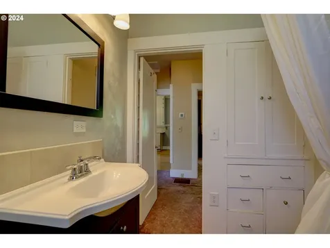 1914 W 10th Street The Dalles OR 97058