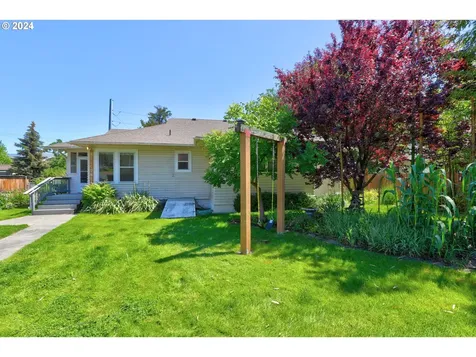 1914 W 10th Street The Dalles OR 97058