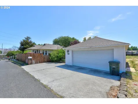 1914 W 10th Street The Dalles OR 97058