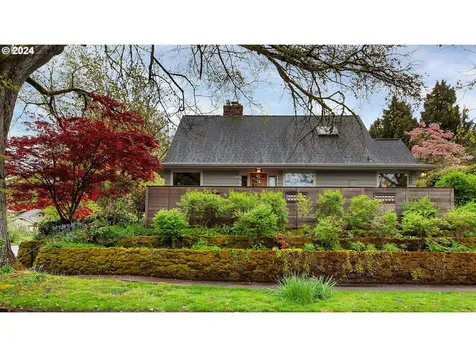 230 Ne 32nd Avenue Portland OR 97232