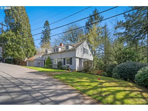 5634 SW Menefee Drive Portland OR 97239