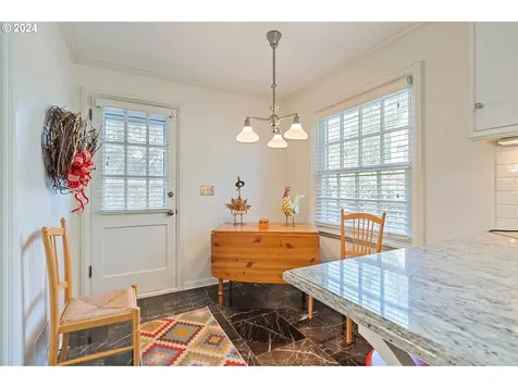 5634 SW Menefee Drive Portland OR 97239